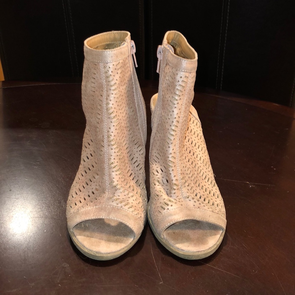 Open heel and toe heels